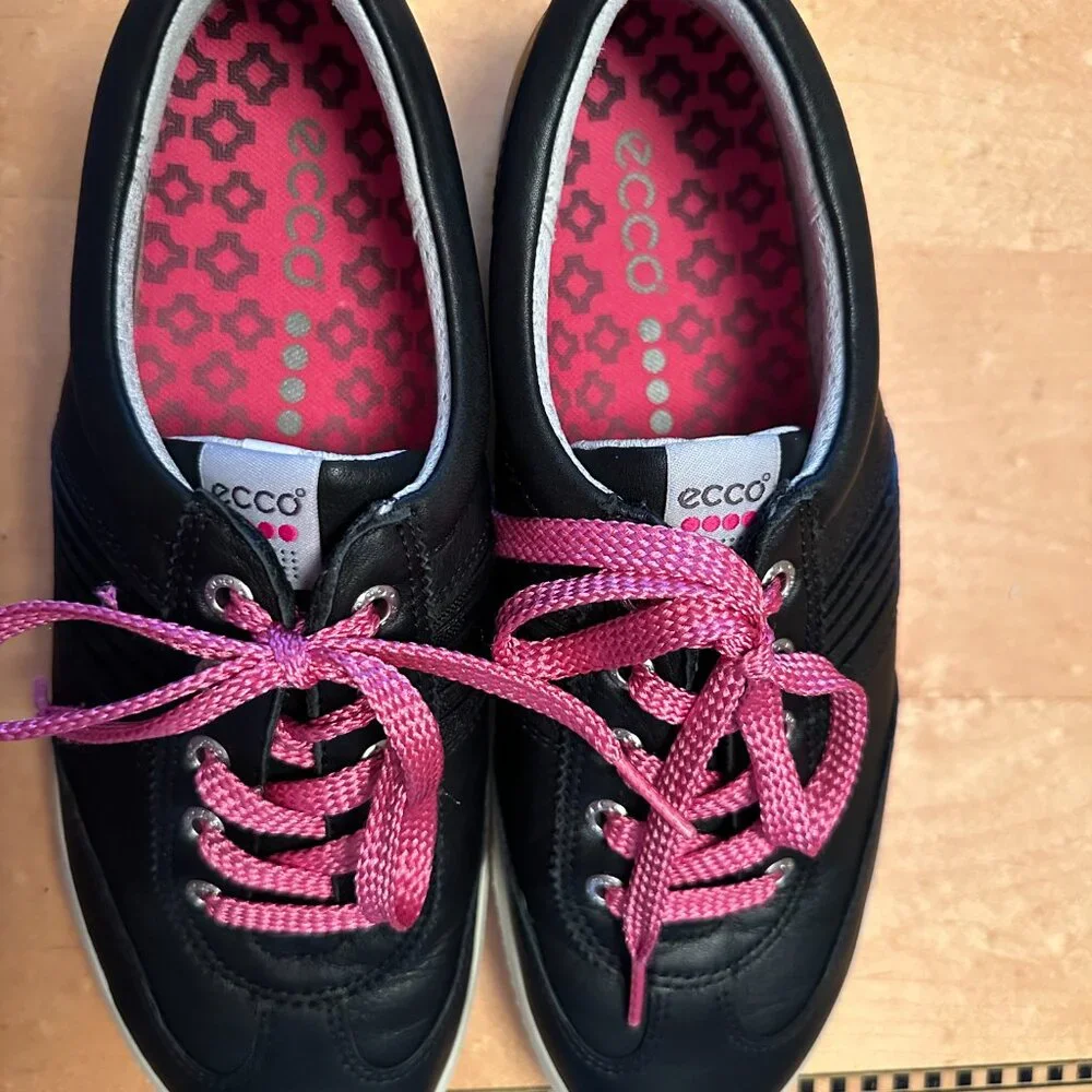 Women's Ecco Size 40 Hydromax Black & Pink Leather spikeless Golf Shoes - Picture 4 of 9